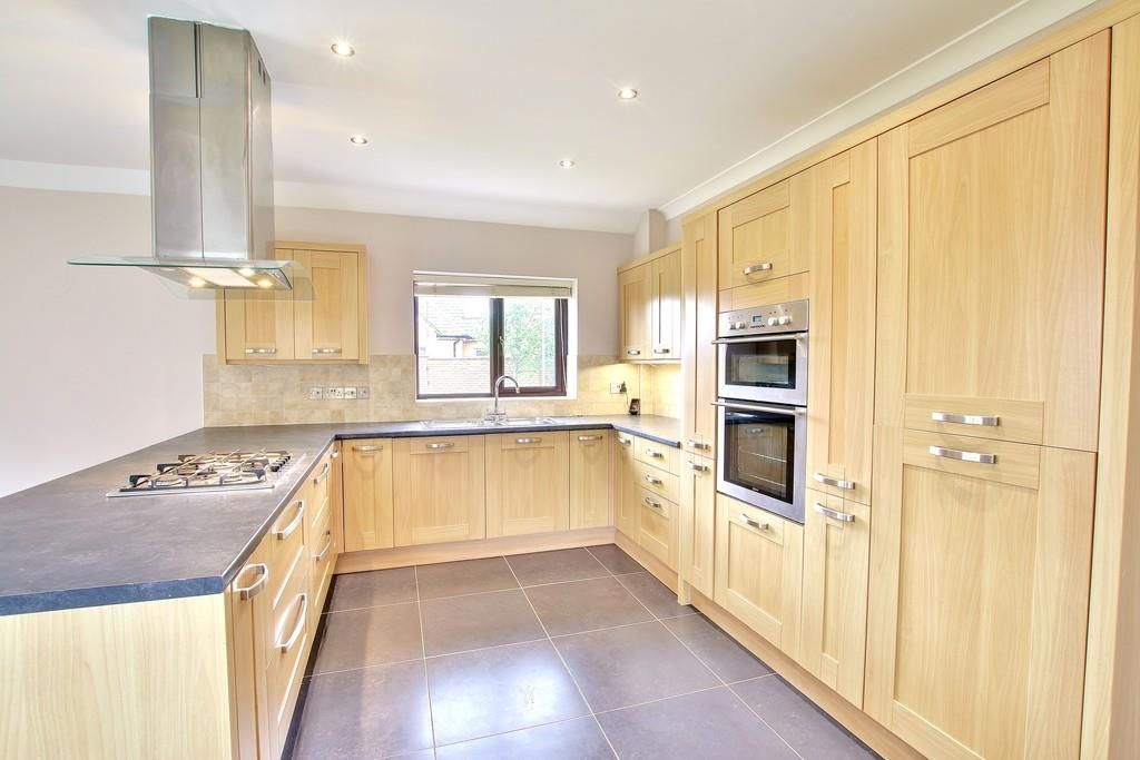 Property photo 3 of 11 Img_14715_7_Large.Jpg