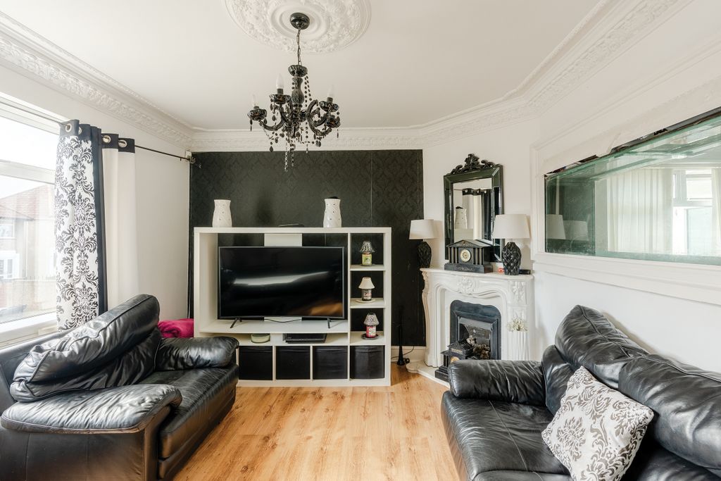 Property photo 3 of 32 3