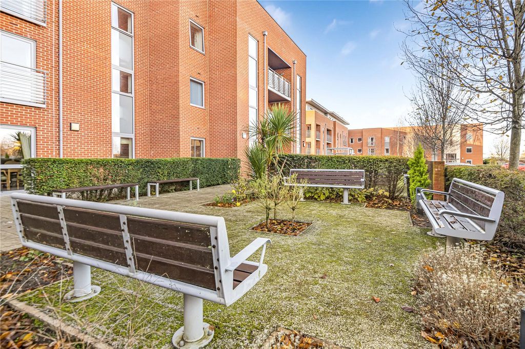 Property photo 1 of 18 Picture No. 08