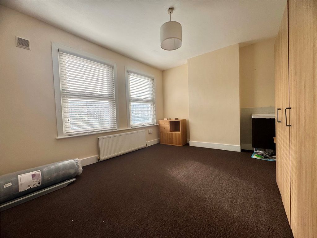 Property photo 2 of 4 Picture No. 05