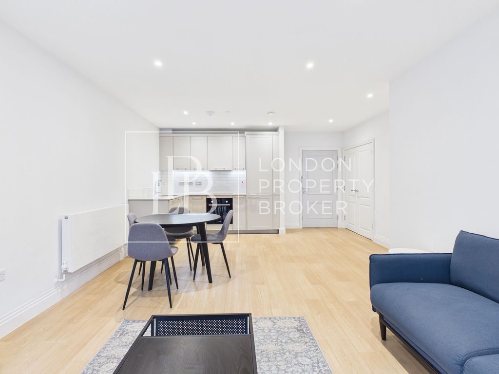 Property photo 2 of 20