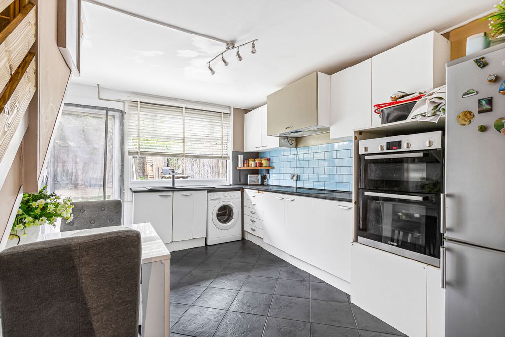 Property photo 3 of 16 Kitchen