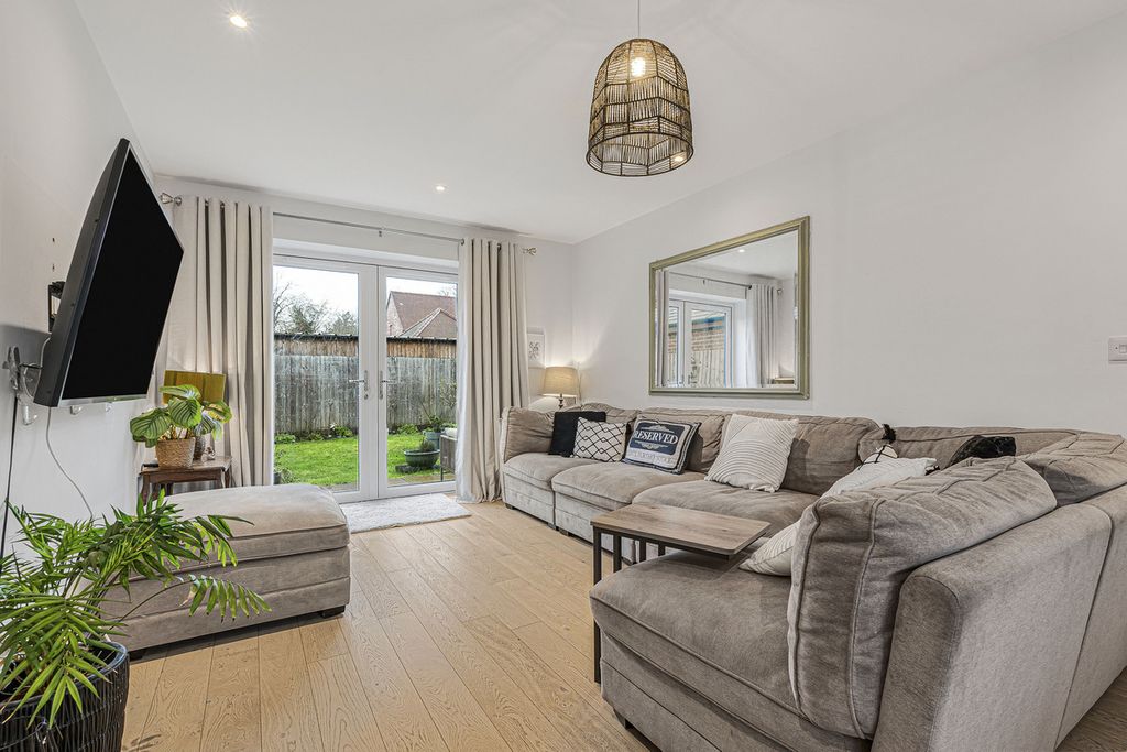 Property photo 2 of 26