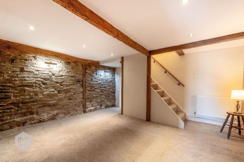 Property photo 3 of 31