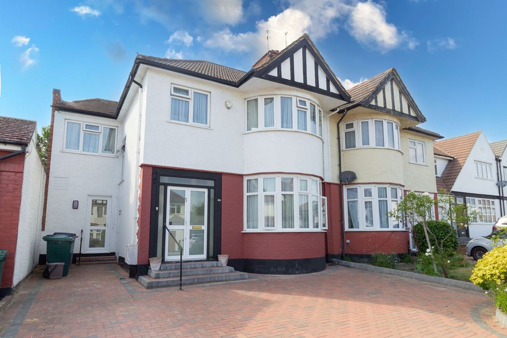 Property photo 1 of 12