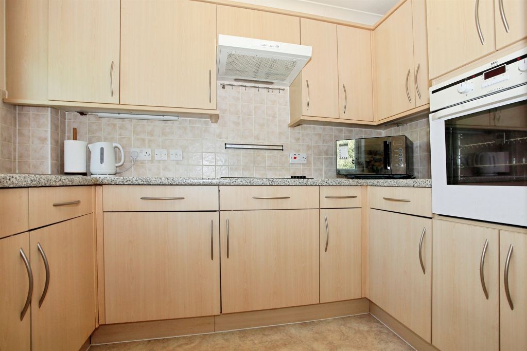 Property photo 2 of 17