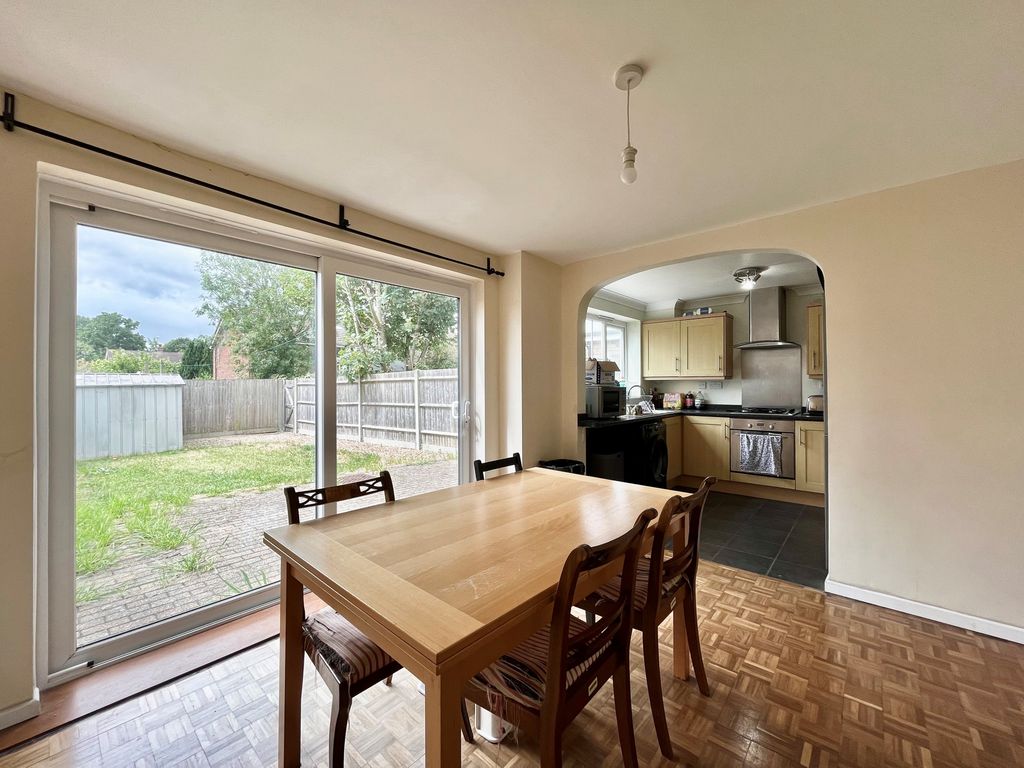 Property photo 2 of 11 Dining Room