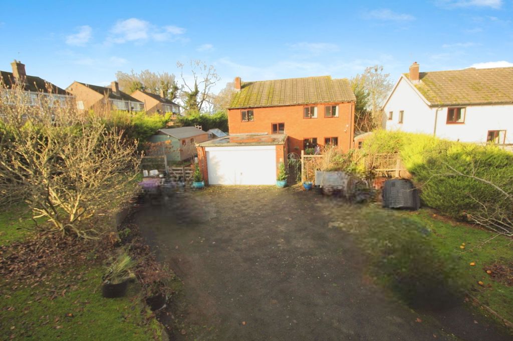 Property photo 3 of 34