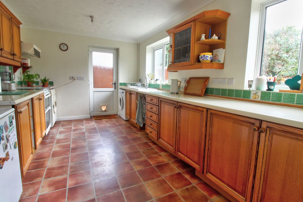Property photo 2 of 17 Kitchen
