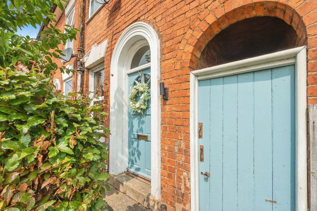 Property photo 1 of 20