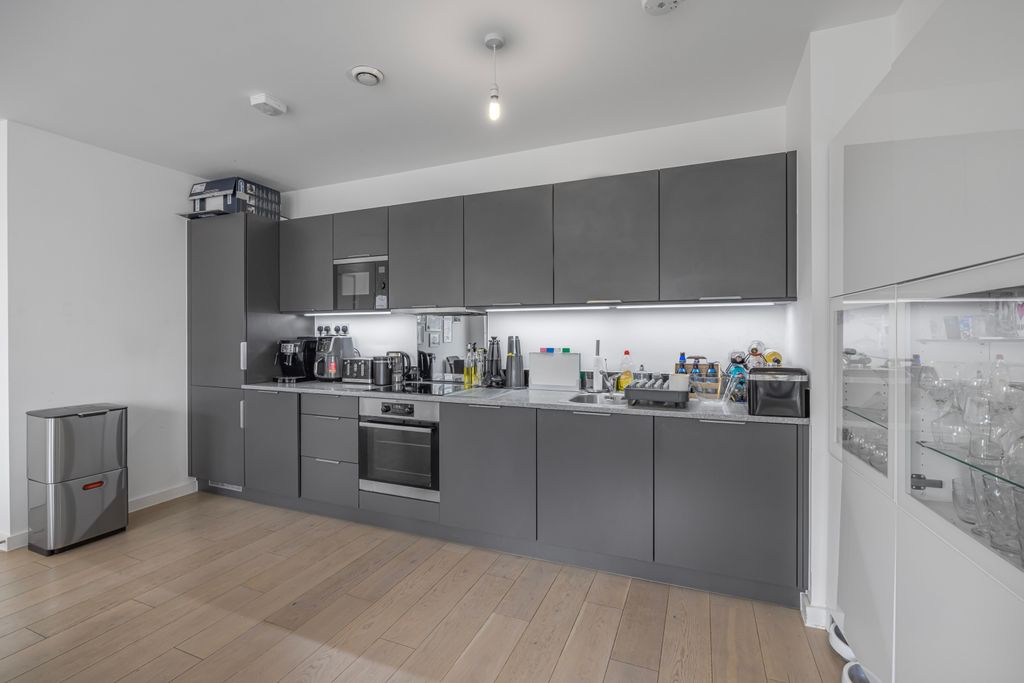 Property photo 2 of 17 Kitchen