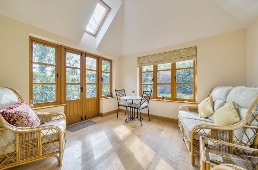 Property photo 3 of 18 1447112-10-69E124...