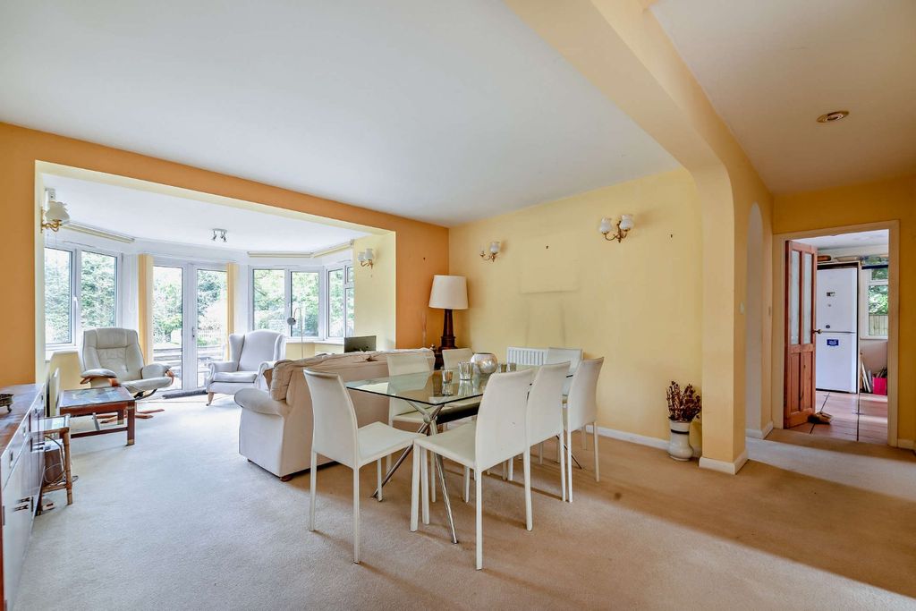 Property photo 3 of 18 Dining Room