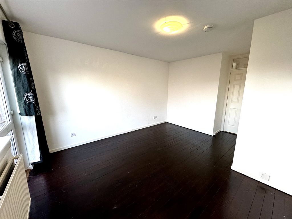 Property photo 3 of 8 Photo 3