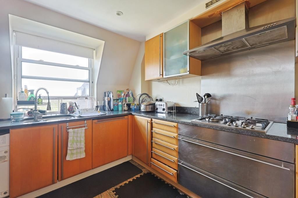Property photo 1 of 8 Kitchen.Jpg