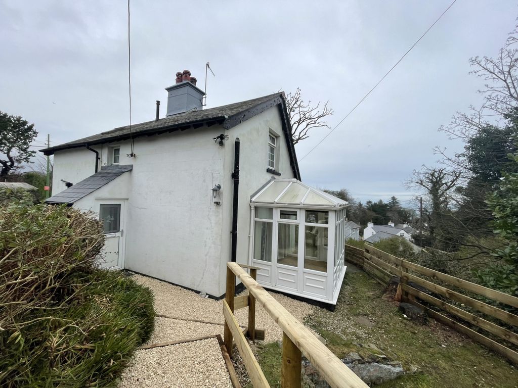 Property photo 2 of 20