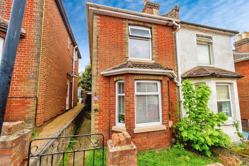 Property photo 1 of 17