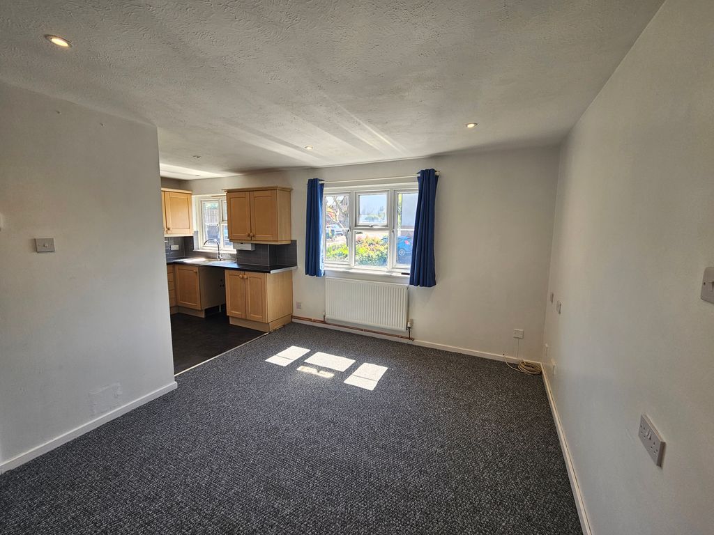 Property photo 3 of 6