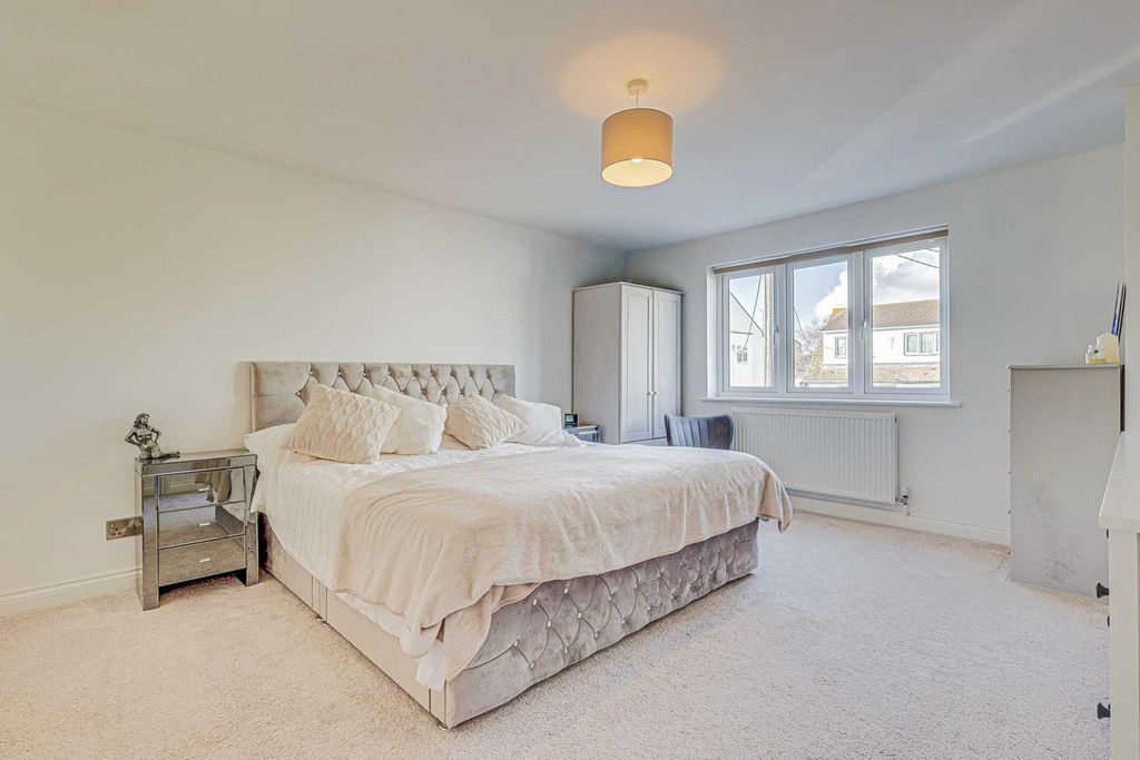 Additional image 20 of 4 bed detached house for saleThundersley Park Road, Benfleet SS7