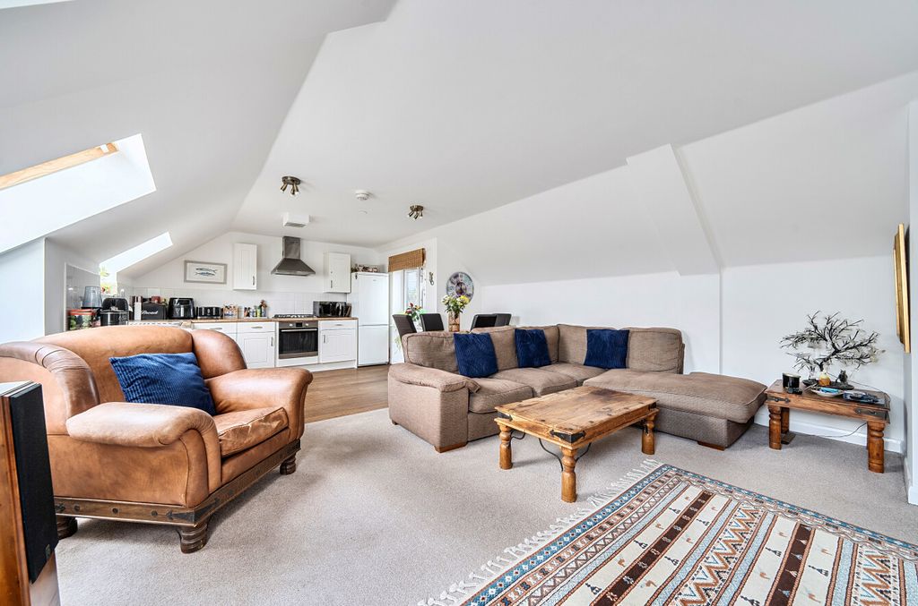 Property photo 2 of 20 1464102-12-6A0B4F...