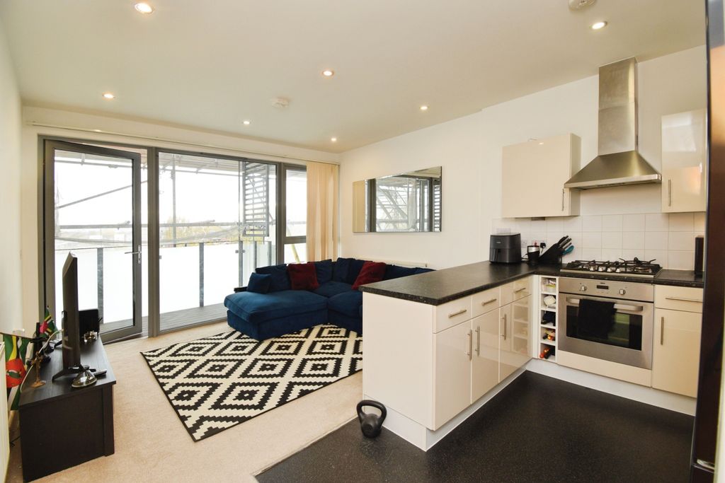 Property photo 2 of 20 2