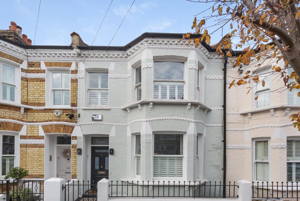 Property photo 3 of 17 Image