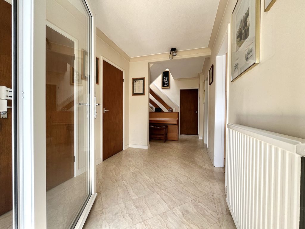 Property photo 2 of 33