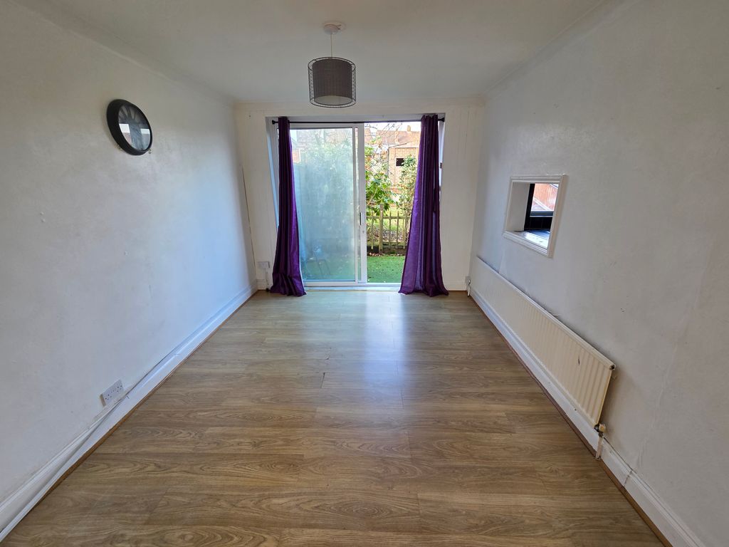 Property photo 3 of 11 Image