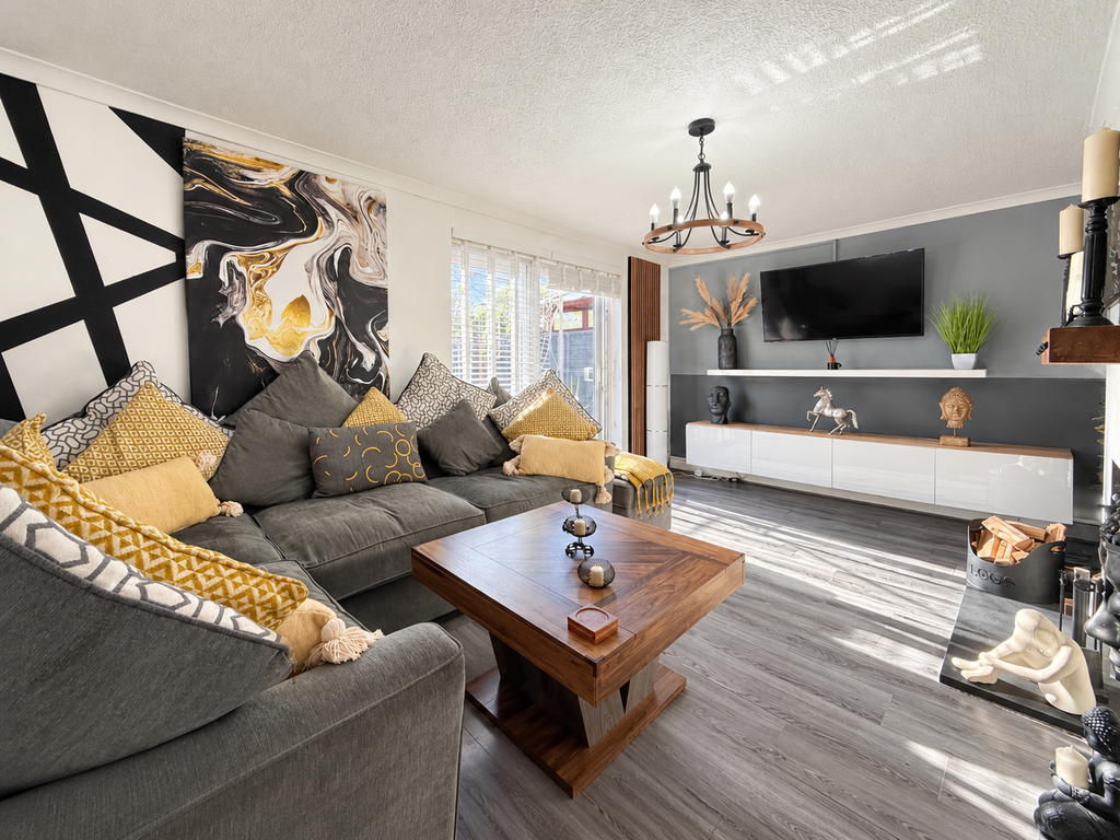 Property photo 2 of 20 0E1Afb57-EE78-4439-832D-Ec8F92345Ec2