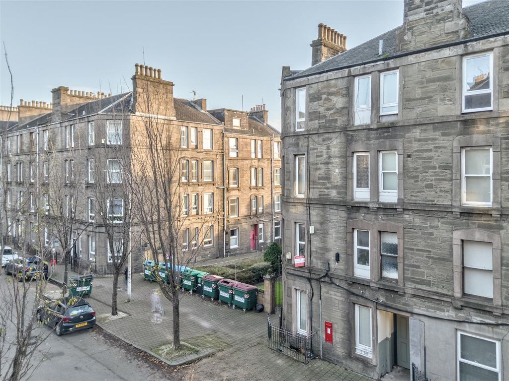 Property photo 2 of 12 1R 27 Park Avenue Dundee-2.Jpg