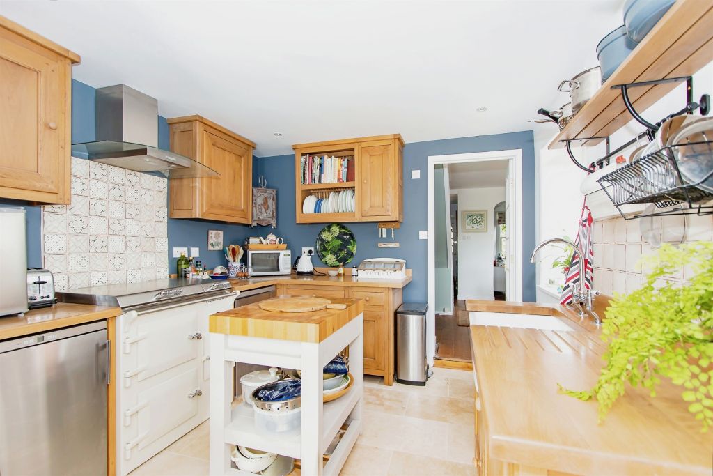 Property photo 3 of 17