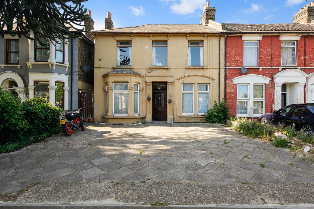 Property photo 1 of 34 _W6B0590