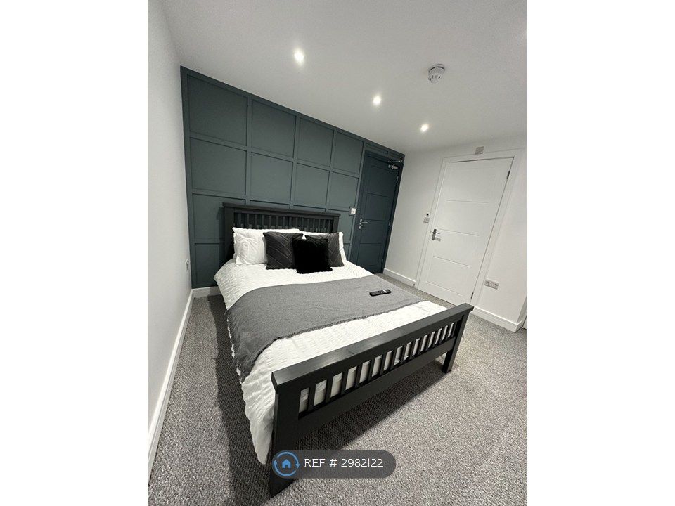 Property photo 3 of 10 Room 3
