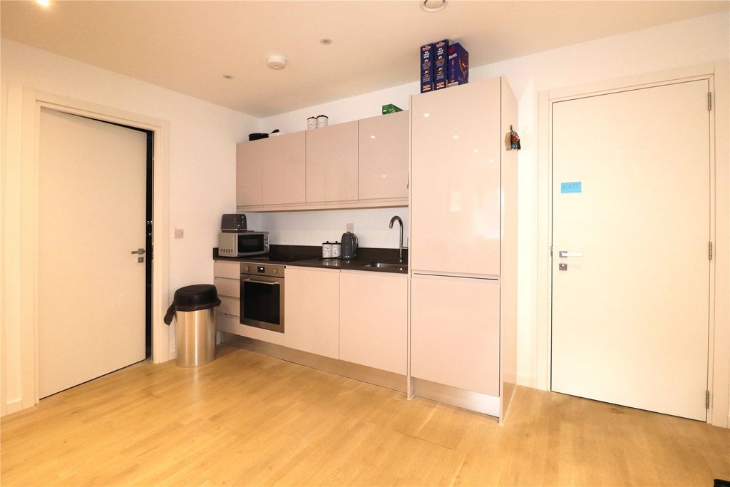 Property photo 2 of 5 Picture No. 23