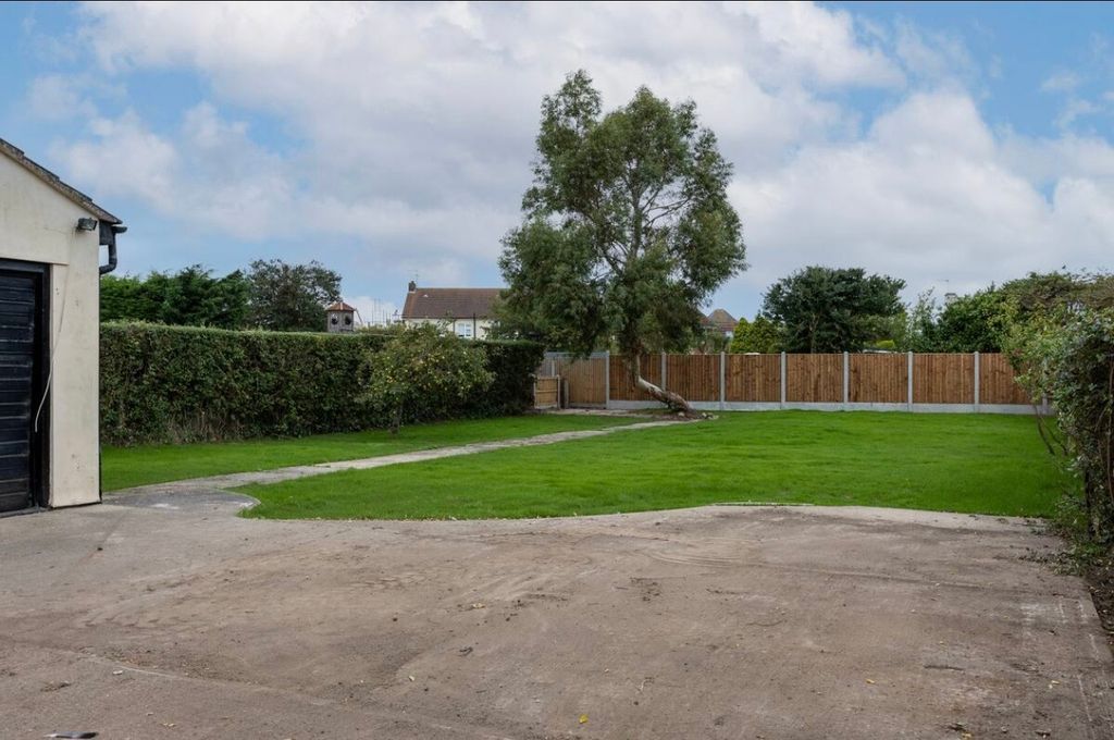 Additional image 21 of 4 bed detached house for saleSouthcliff Park, Clacton-On-Sea CO15