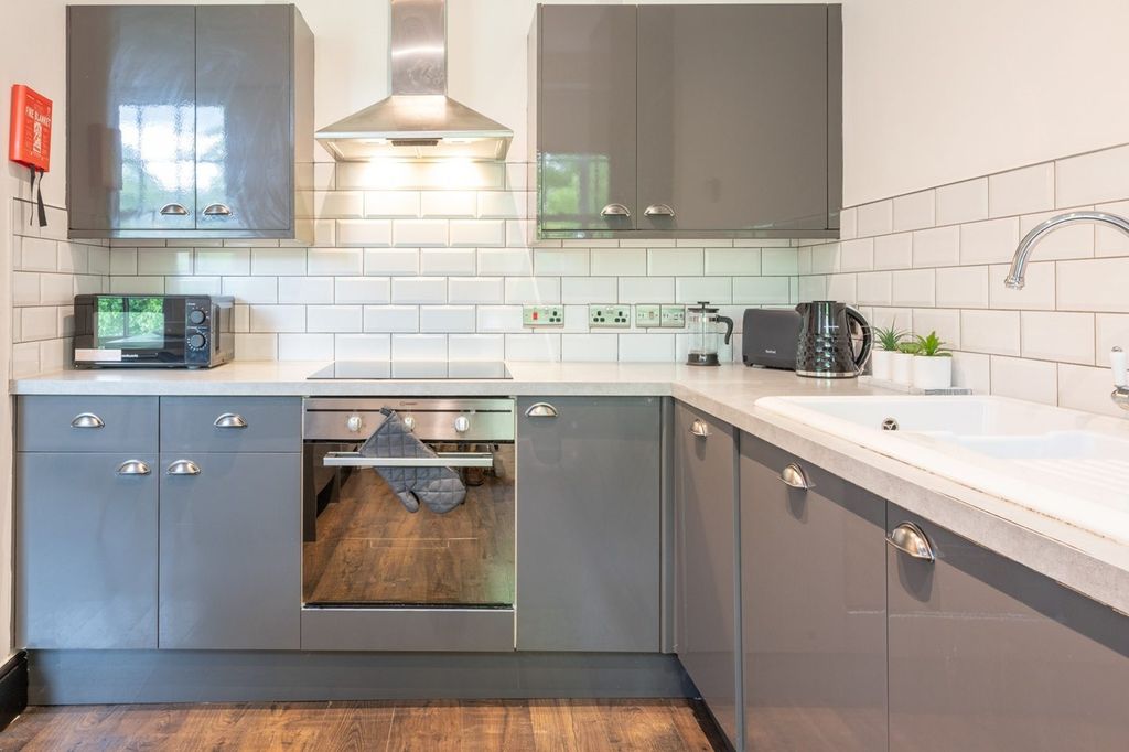 Property photo 1 of 5 3 Bed Terraced House To Rent Spa Hill, London Se19