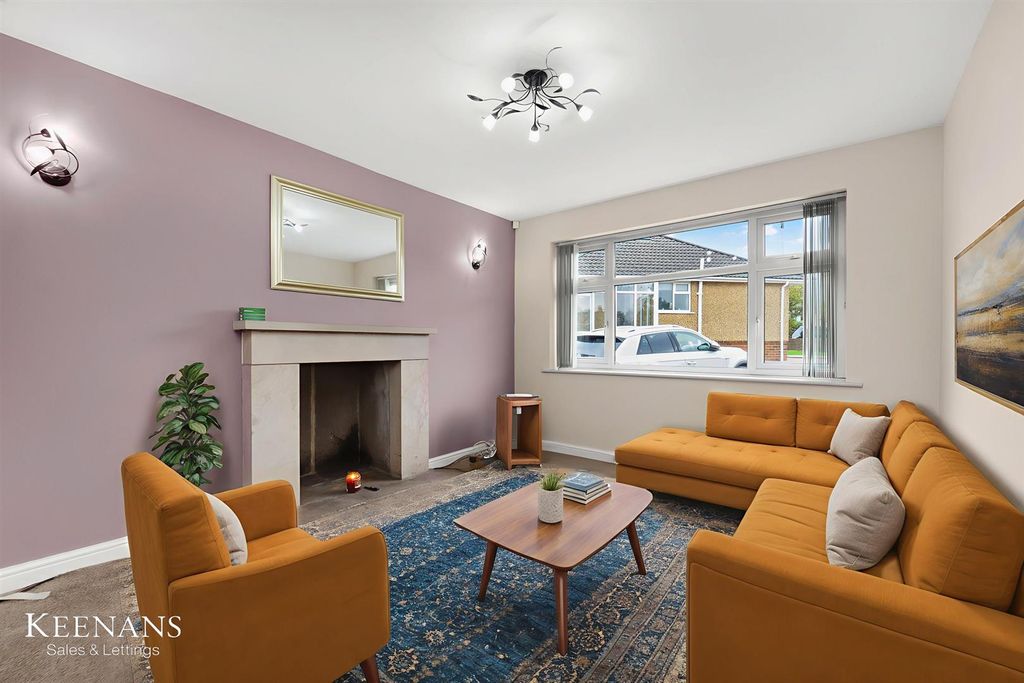Property photo 2 of 14 Dsc09741 - Living Room - Standard - 1.Jpg