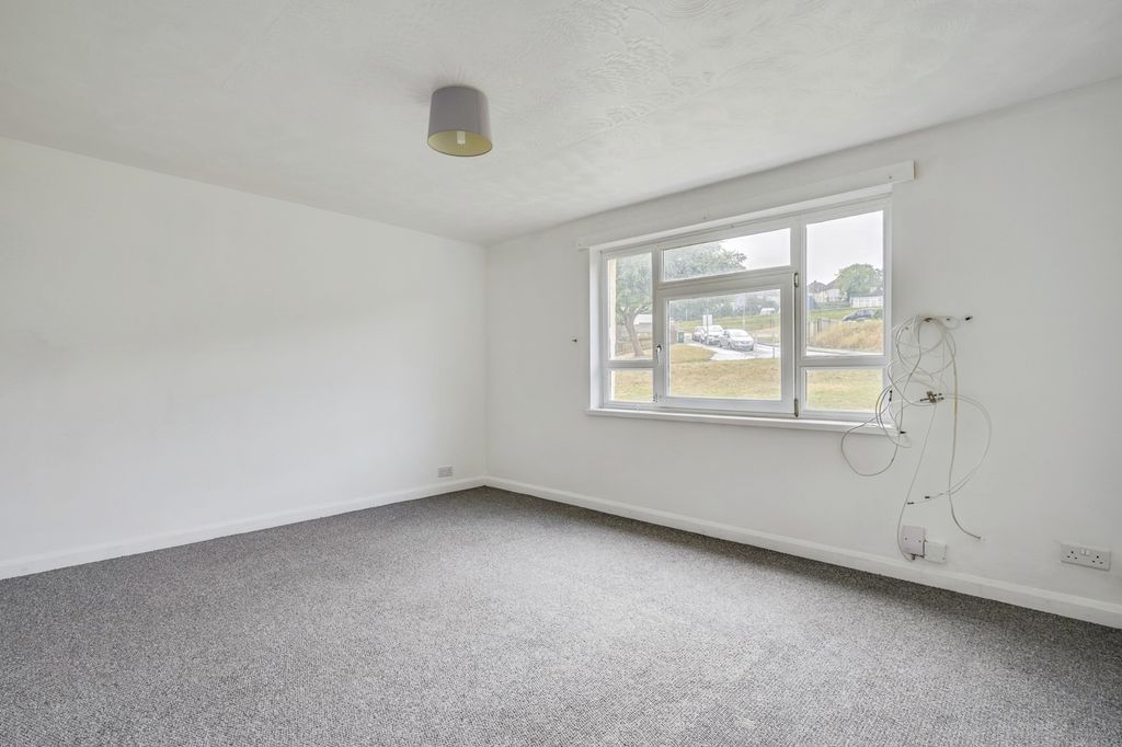 Property photo 2 of 17 Photo