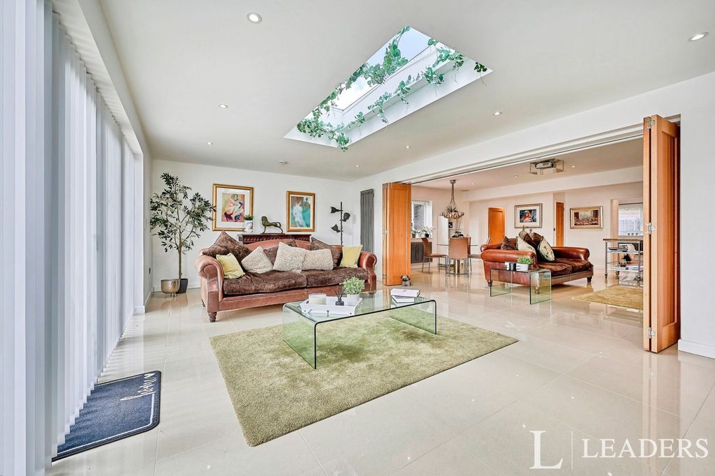 Property photo 1 of 34 Pbox-Img.Jpg