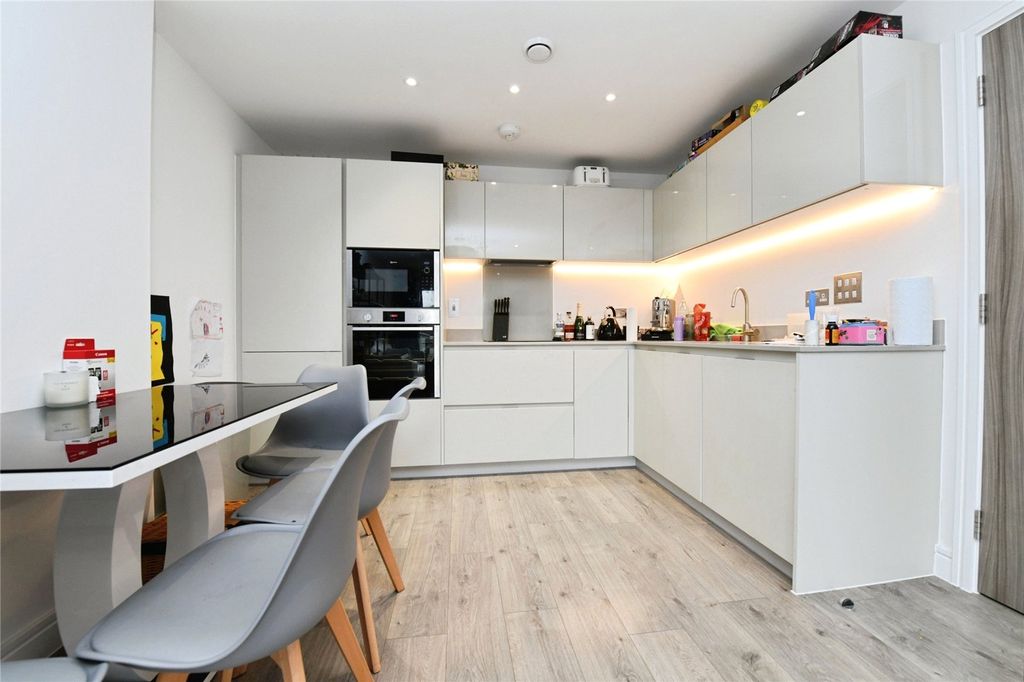 Property photo 2 of 17 Interior