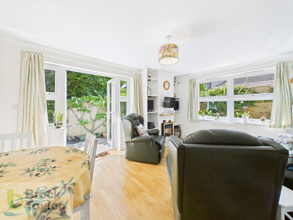 Property photo 3 of 14 07