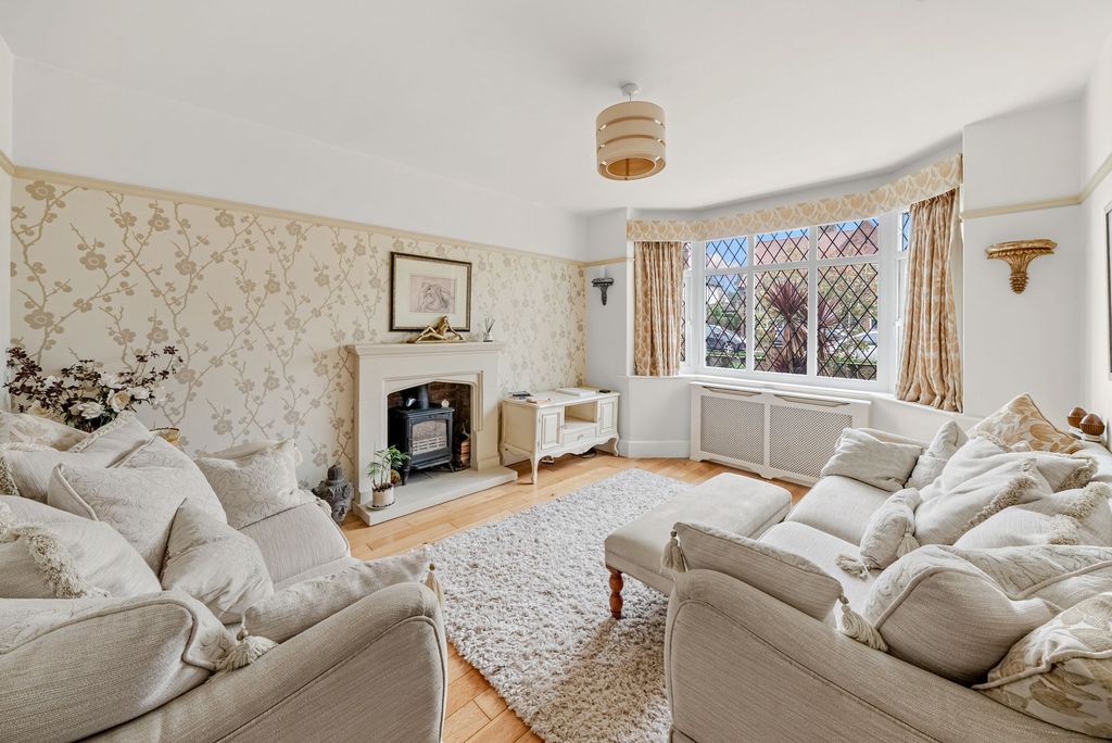 Property photo 3 of 19
