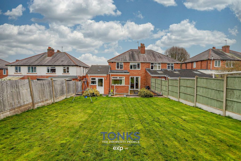 Property photo 2 of 23