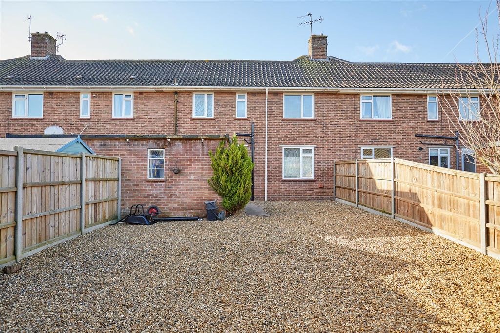 Property photo 2 of 27 Naismith Road 31.Jpg