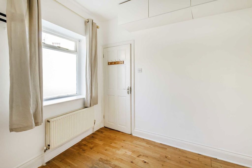 Property photo 2 of 5