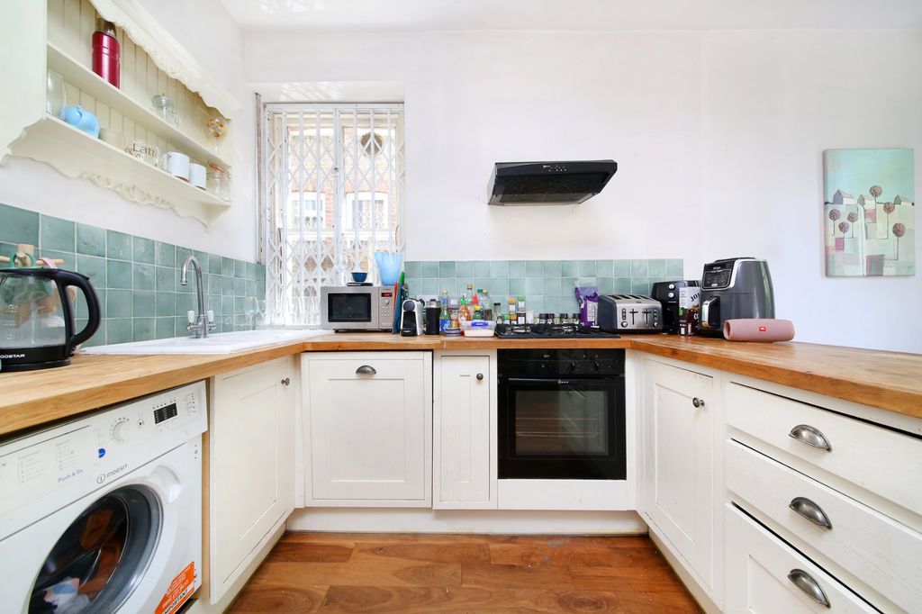 Property photo 2 of 8