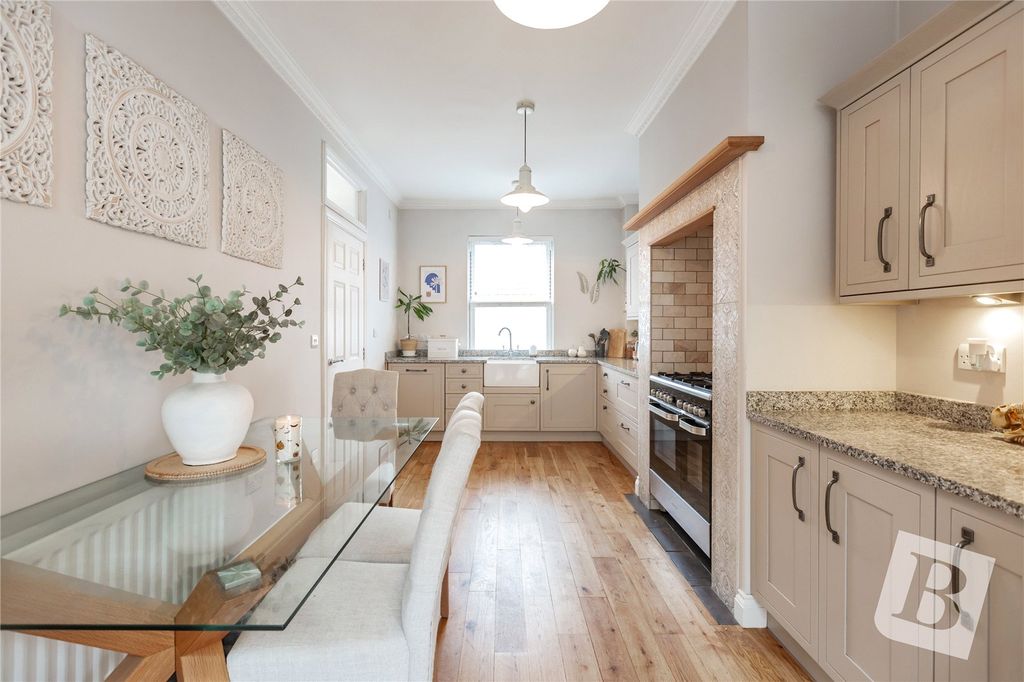 Property photo 2 of 25 Kitchen/Diner