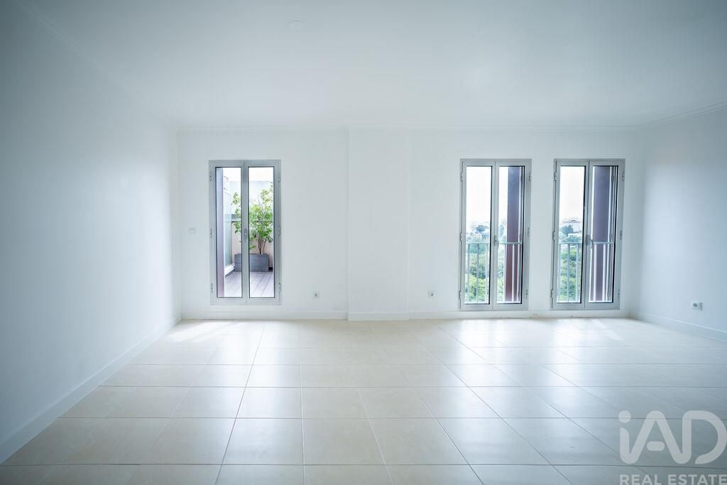 Property photo 2 of 31