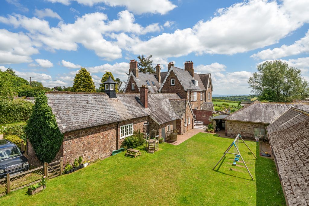 Property photo 1 of 31 Stoodleigh, Seddons