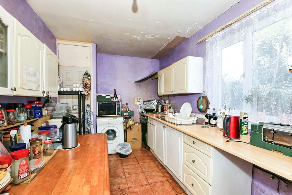 Property photo 2 of 17